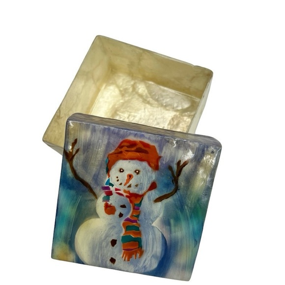 Capiz Shell Trinket Box, 3", Snowman, Hand Painted - Picture 2 of 9